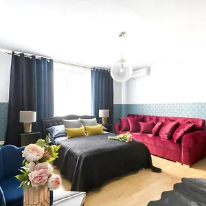 https://clicktheflat-palace-of-culture-view-apartment-marszakowska-st.warsawhotelspoland.com