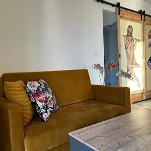 https://apartament-807.warsawhotelspoland.com
