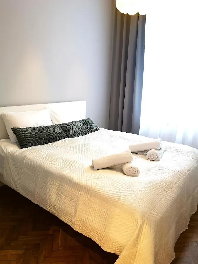 Green Chill Apt Old Town & Wawel Hill By Vistula River - By Homelike Krakow Poland